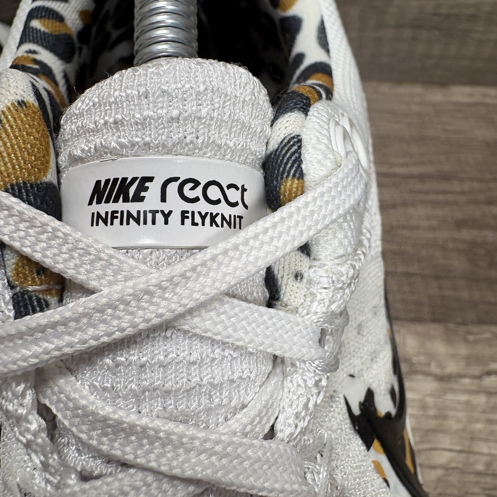Nike React Infinity Flyknit White Gray Womens US Size 8 DJ5932-001 Running Shoes - Picture 3 of 10